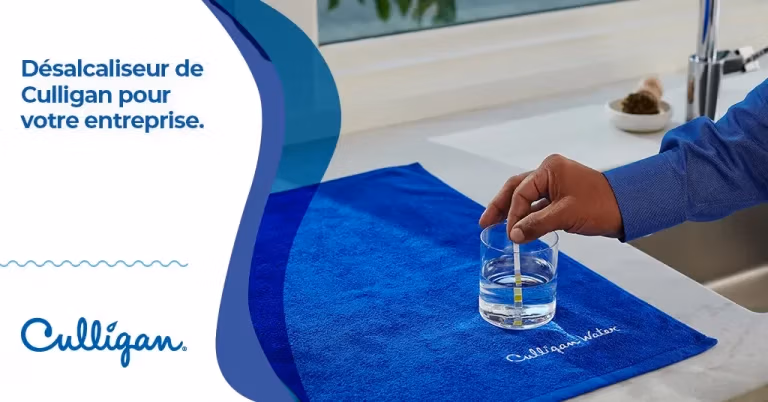 Une analyse de qualité d'eau fait par un professionnel Culligan