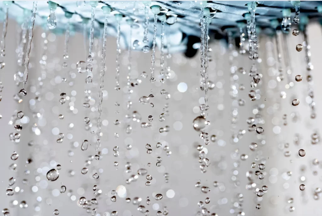 gouttes eau, eau dure douche, effets eau dure, qualité eau maison, filtration eau,